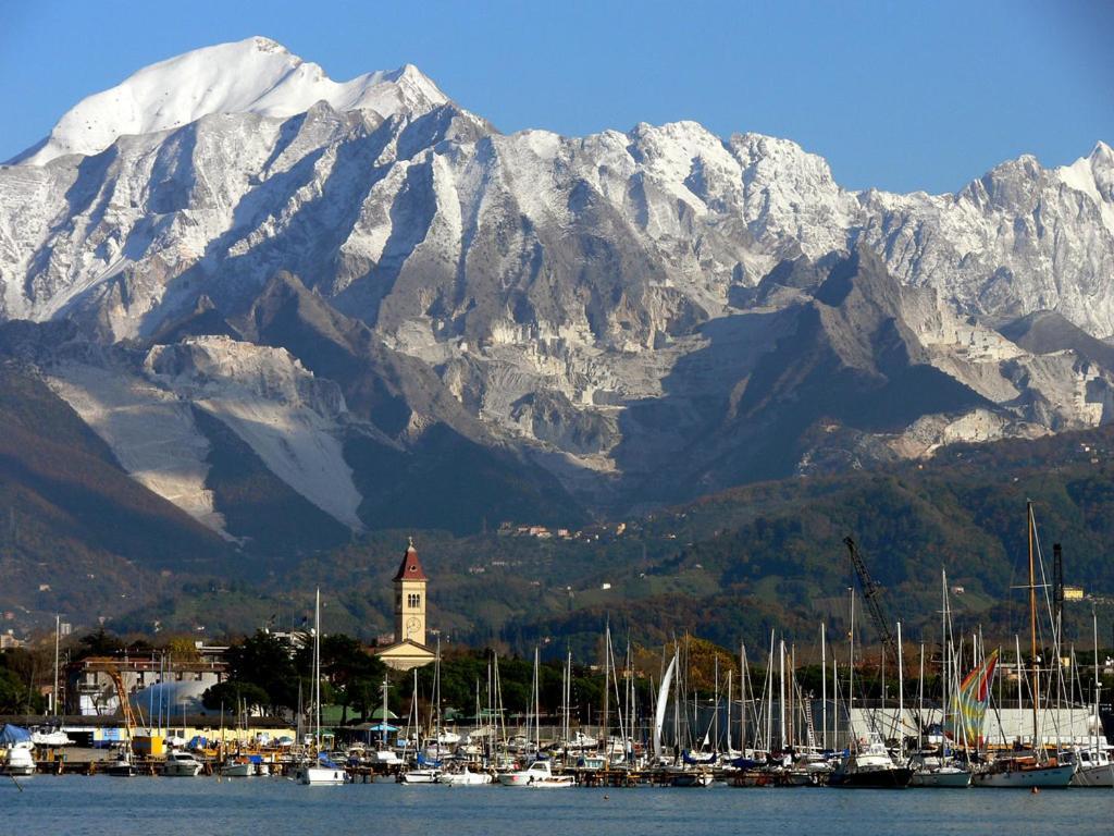 Between Pisa And 5 Terre Marina Di Carrara Zewnętrze zdjęcie